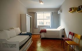 Apartamento confortável na quadra da praia