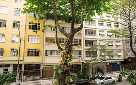 Apartamento confortável na quadra da praia